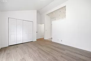 7048 Glacier Dr, Springfield, OR 97478 - Photo 13
