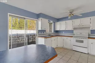 1645 SW 27th St, Gresham, OR 97080 - Photo 11