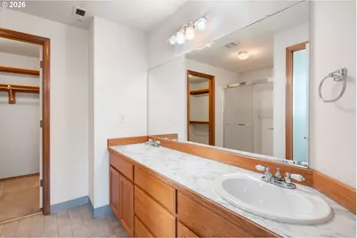240 E Jersey St, Gladstone, OR 97027 - Photo 27