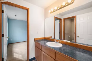 240 E Jersey St, Gladstone, OR 97027 - Photo 23