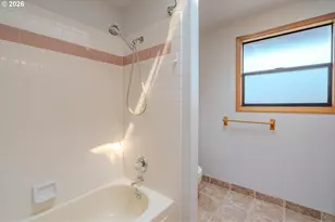 10933 NE Sherwood Dr, Vancouver, WA 98686 - Photo 27