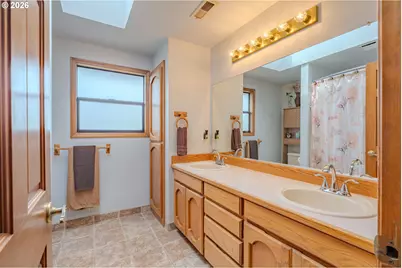 10933 NE Sherwood Dr, Vancouver, WA 98686 - Photo 19
