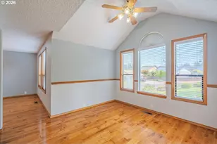 10933 NE Sherwood Dr, Vancouver, WA 98686 - Photo 11