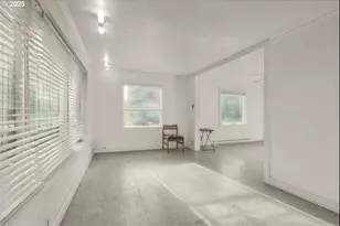 2735 Summer St SE, Salem, OR 97302 - Photo 3