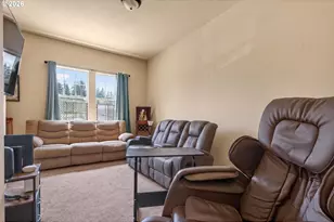 459 Lydia St, Yoncalla, OR 97499 - Photo 3