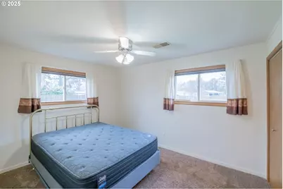 1110 Cascade Dr, Lebanon, OR 97355 - Photo 17