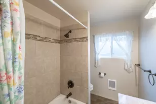 1110 Cascade Dr, Lebanon, OR 97355 - Photo 21