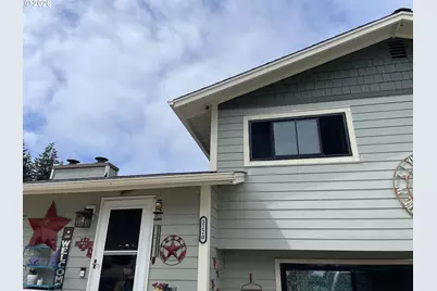 2220 Maine Ct, North Bend, OR 97459 - Photo 1