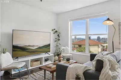 315 NW Uptown Ter #A1, Portland, OR 97210 - Photo 5
