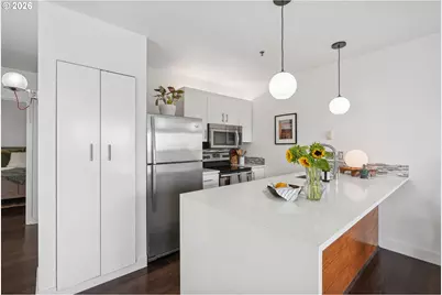 315 NW Uptown Ter #A1, Portland, OR 97210 - Photo 7