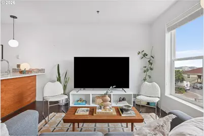 315 NW Uptown Ter #A1, Portland, OR 97210 - Photo 11