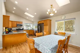 658 Ryan Heights Ln, Roseburg, OR 97470 - Photo 11