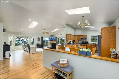 658 Ryan Heights Ln, Roseburg, OR 97470 - Photo 9