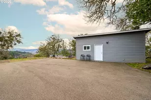 658 Ryan Heights Ln, Roseburg, OR 97470 - Photo 43