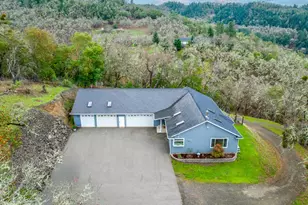 658 Ryan Heights Ln, Roseburg, OR 97470 - Photo 1