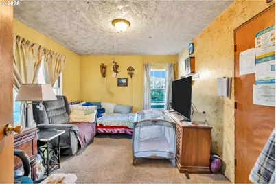 10510 SE Harold St, Portland, OR 97266 - Photo 17