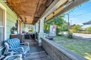 10510 SE Harold St, Portland, OR 97266 - Photo 7