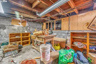 240 NE 80th Ave, Portland, OR 97213 - Photo 17