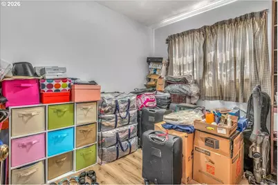 240 NE 80th Ave, Portland, OR 97213 - Photo 11