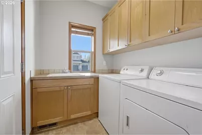 1464 N Hazelnut Ct, Canby, OR 97013 - Photo 11