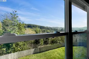 220 NE Spring Ave, Depoe Bay, OR 97341 - Photo 19