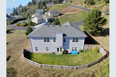 220 NE Spring Ave, Depoe Bay, OR 97341 - Photo 35