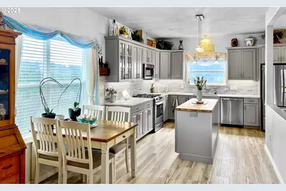 220 NE Spring Ave, Depoe Bay, OR 97341 - Photo 11