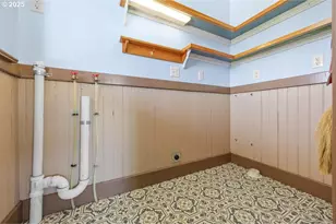 221 Main St, Riddle, OR 97469 - Photo 23