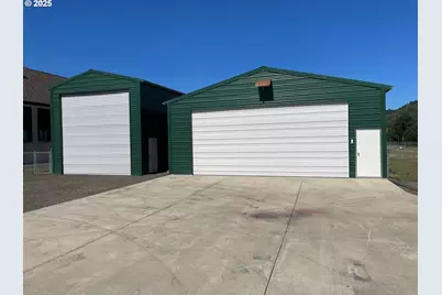221 Main St, Riddle, OR 97469 - Photo 37