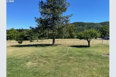 221 Main St, Riddle, OR 97469 - Photo 45