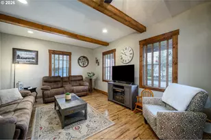 341 NW 10th St, McMinnville, OR 97128 - Photo 9