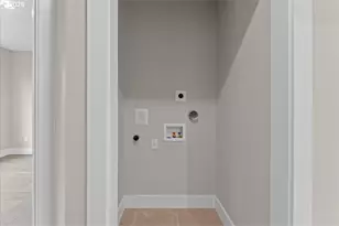 9818 SW 34th Pl, Portland, OR 97219 - Photo 27