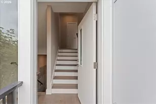 9818 SW 34th Pl, Portland, OR 97219 - Photo 3