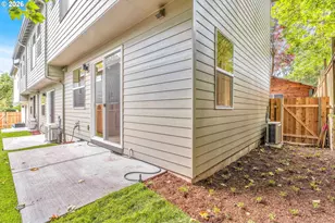 3940 SE Ivon St, Portland, OR 97202 - Photo 25