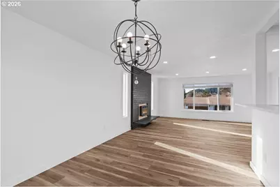 404 SW Riverview Ave, Gresham, OR 97080 - Photo 9