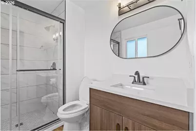 404 SW Riverview Ave, Gresham, OR 97080 - Photo 17