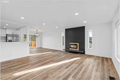 404 SW Riverview Ave, Gresham, OR 97080 - Photo 5