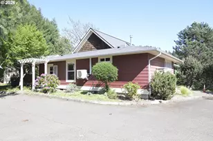 442 1st St, Elkton, OR 97436 - Photo 23