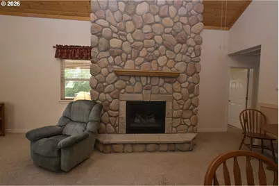 442 1st St, Elkton, OR 97436 - Photo 5