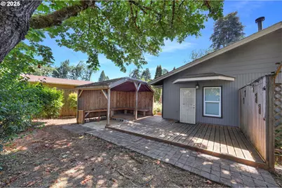 2055 Monterey Ln, Eugene, OR 97401 - Photo 35