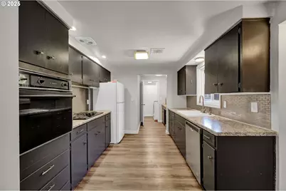 2055 Monterey Ln, Eugene, OR 97401 - Photo 17