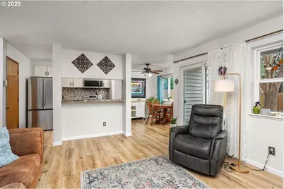 2338 SE 124th Ave, Portland, OR 97233 - Photo 9