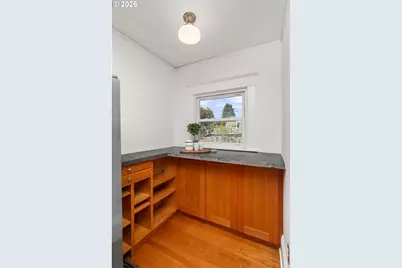 303 SE 86th Ave, Portland, OR 97216 - Photo 17