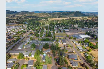 2873 W Langenberg Ave, Roseburg, OR 97471 - Photo 37