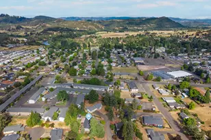 2873 W Langenberg Ave, Roseburg, OR 97471 - Photo 37