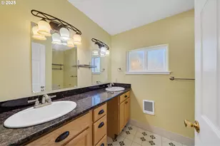1209 6th St, Tillamook, OR 97141 - Photo 23