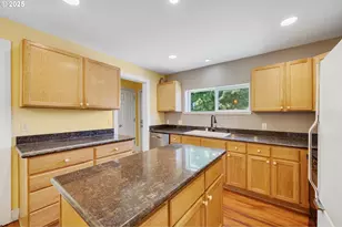 1209 6th St, Tillamook, OR 97141 - Photo 11