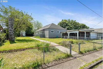 1209 6th St, Tillamook, OR 97141 - Photo 33