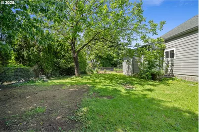 1209 6th St, Tillamook, OR 97141 - Photo 31