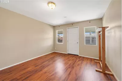 1209 6th St, Tillamook, OR 97141 - Photo 15